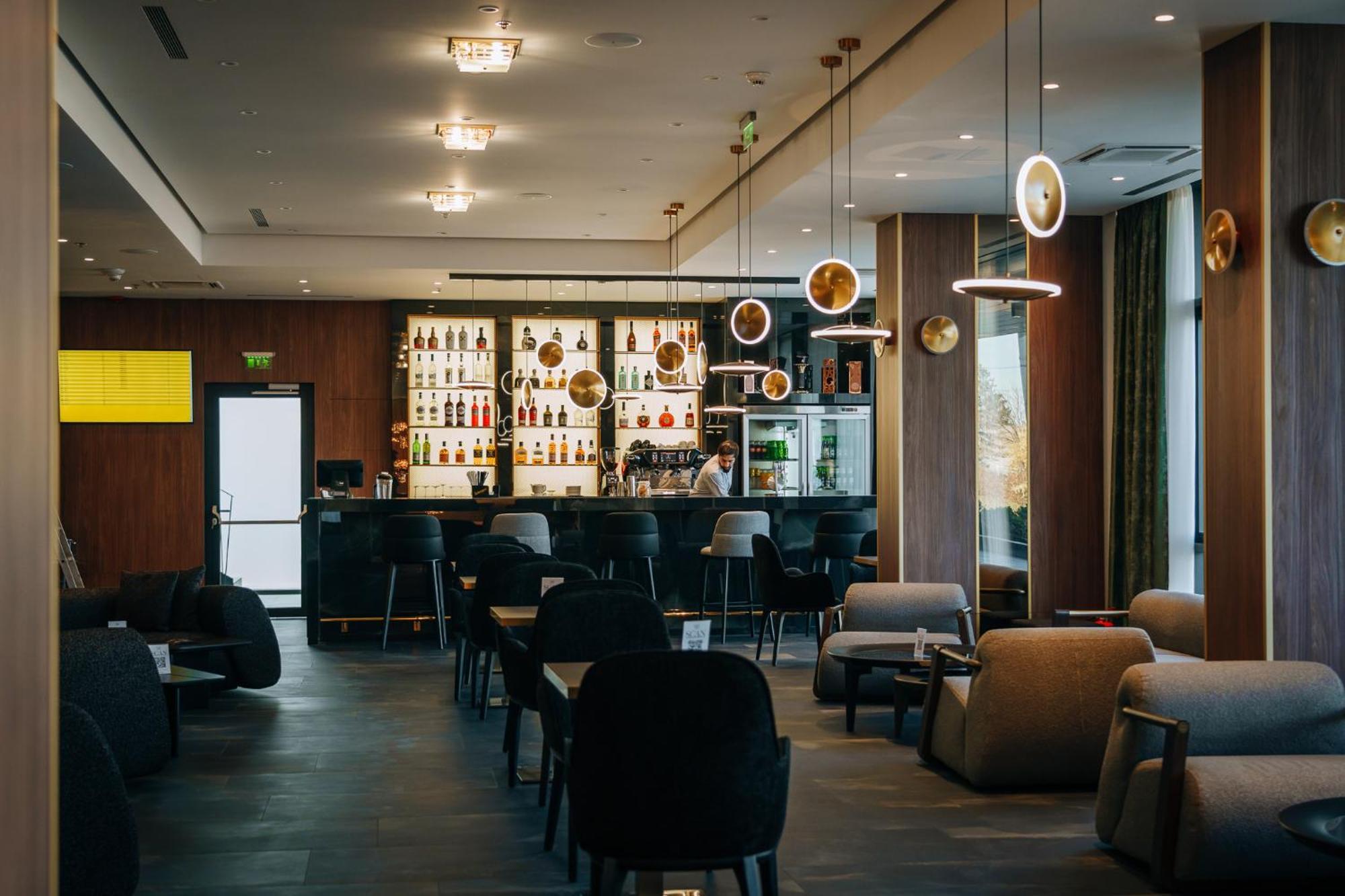 Sky Airport Hotel クルージュ＝ナポカ エクステリア 写真