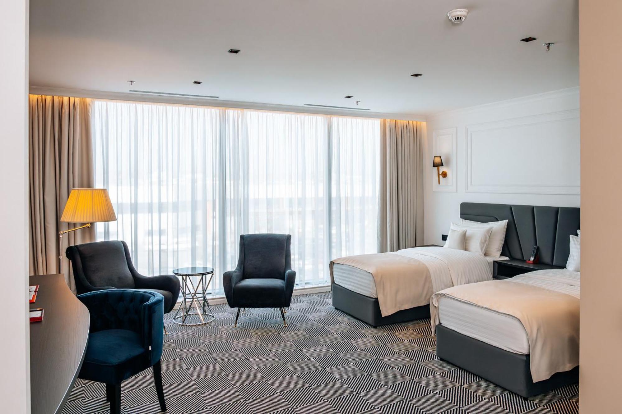 Sky Airport Hotel クルージュ＝ナポカ エクステリア 写真