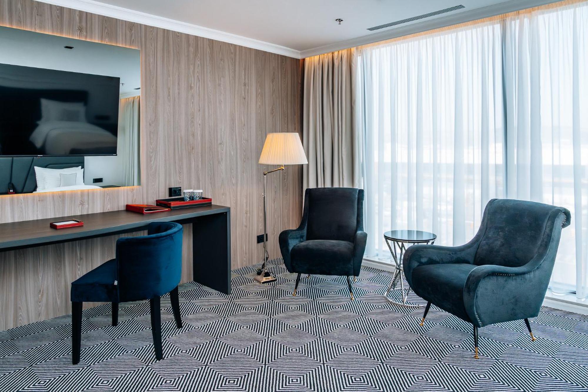 Sky Airport Hotel クルージュ＝ナポカ エクステリア 写真